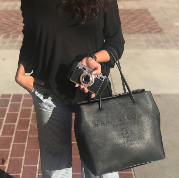 Marc Jacobs logo east/west leather tote - Picture 3 of 10